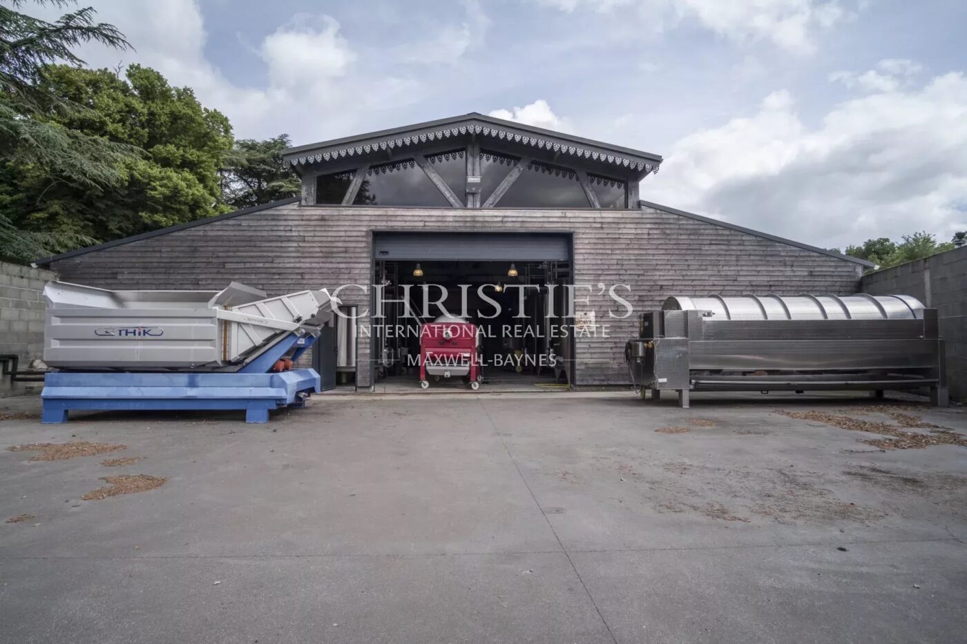 Château avec son vignoble Saumur AOC de 15Ha entre Chinon et Saumur