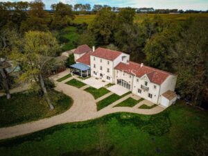 Prime and Rare Vineyard Estate in the heart of the renowned and highly sought after appellation of Pomerol