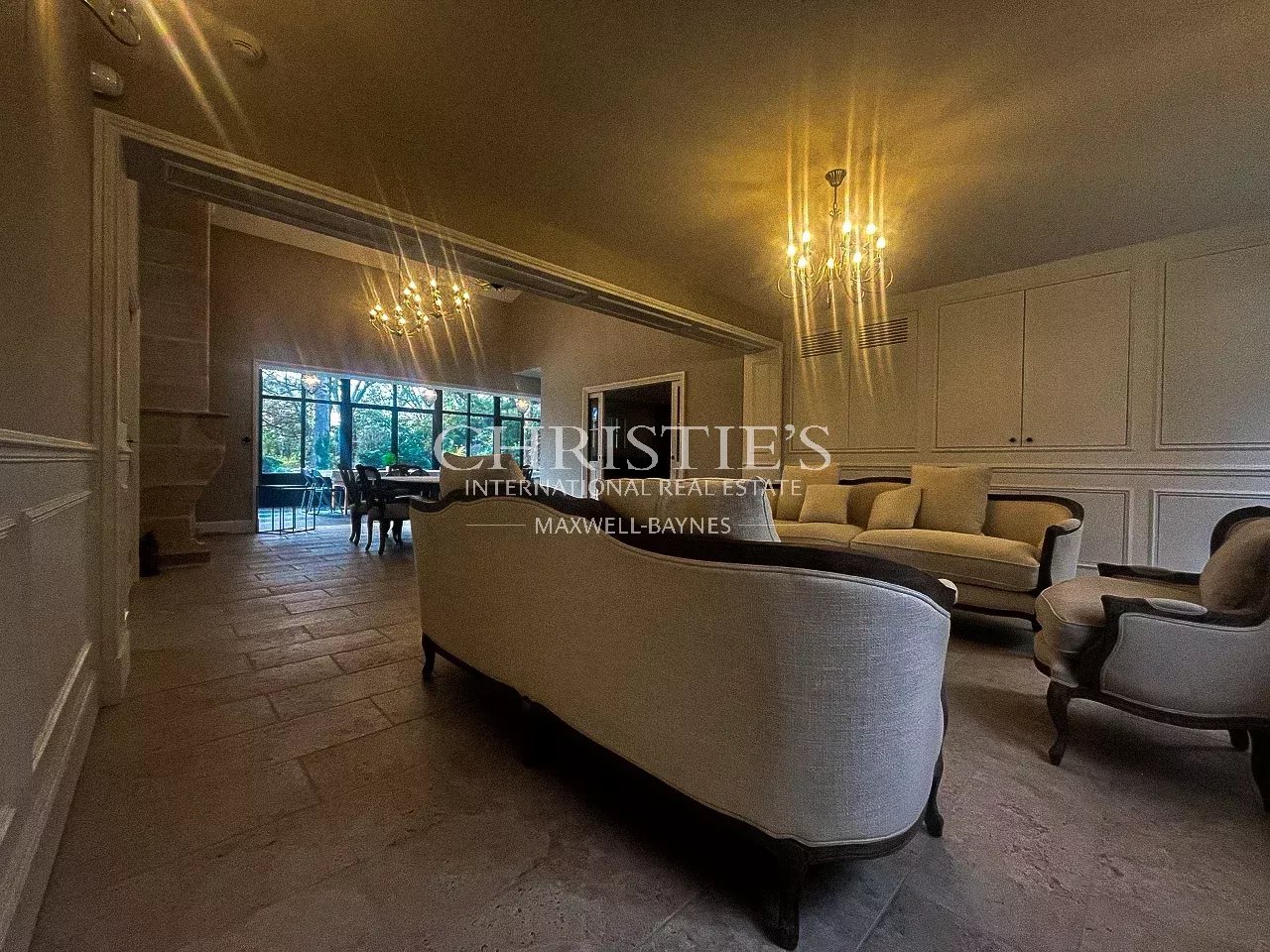 Prime and Rare Vineyard Estate in the heart of the renowned and highly sought after appellation of Pomerol