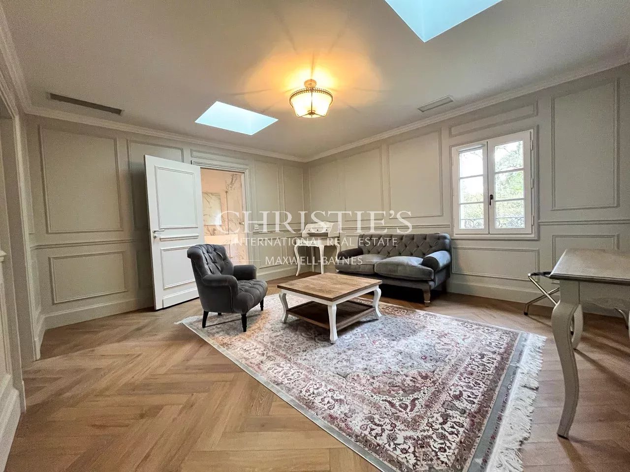 Prime and Rare Vineyard Estate in the heart of the renowned and highly sought after appellation of Pomerol