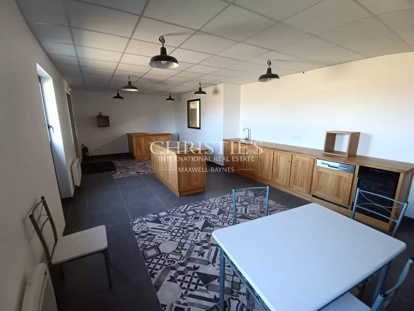 5 ha de vigne en AOC Haut Médoc avec bâtiments d'exploitation moderne