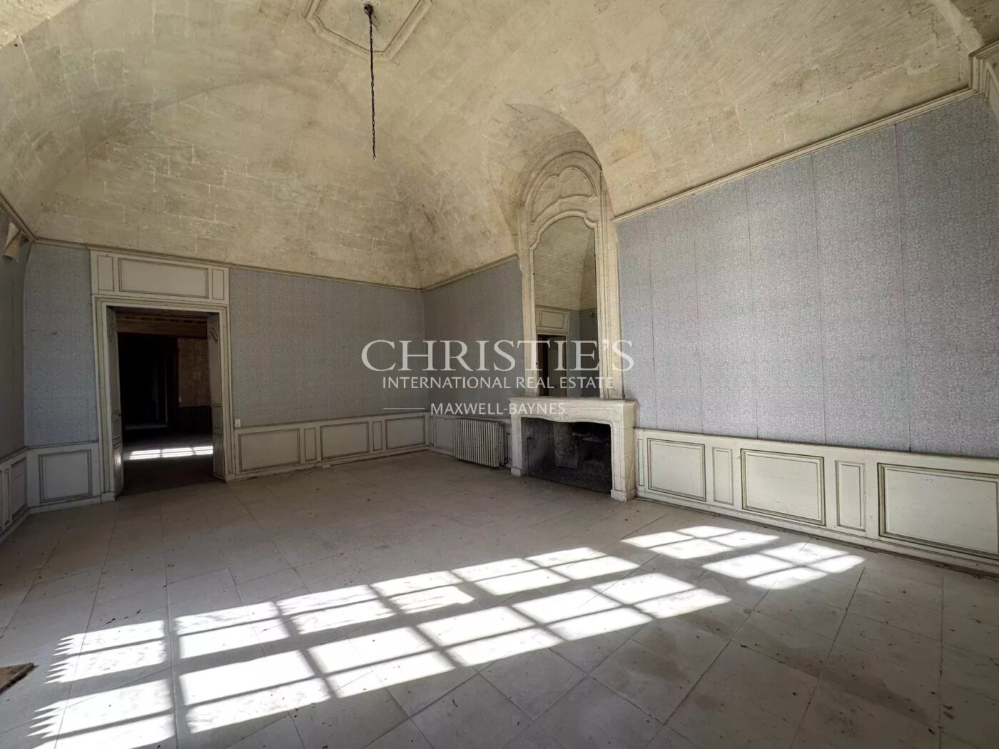 Ancien Château caractère avec 12 ha de vigne en AOC Lussac St Emilion