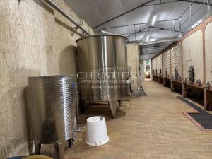 Former château with character and 12 ha of AOC Lussac Saint-Emilion vines