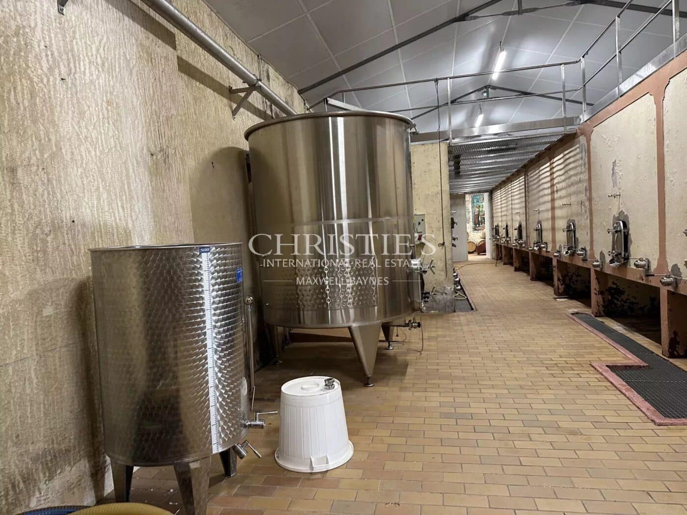 Ancien Château caractère avec 12 ha de vigne en AOC Lussac St Emilion