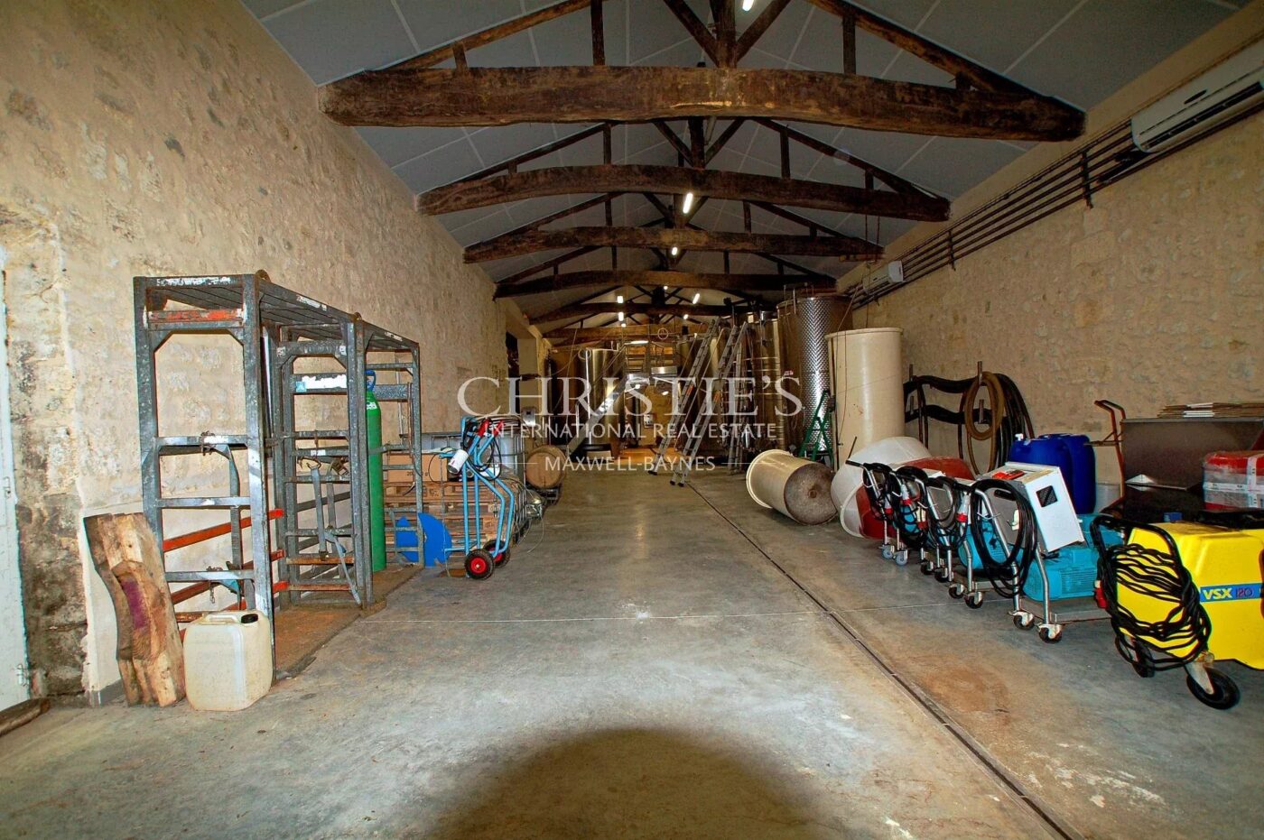 Propriété viticole de 28 ha en excellent état avec bâtiments de caractère