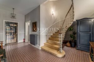 SAINT-ÉMILION: Historic 7-bedroom house with views of the vineyards, in the heart of the village