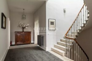 SAINT-ÉMILION: Historic 7-bedroom house with views of the vineyards, in the heart of the village