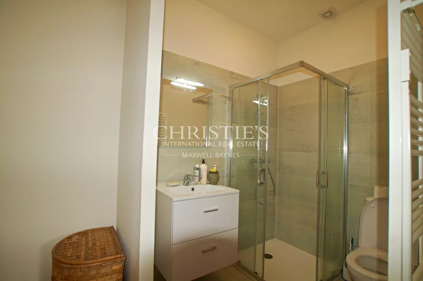 Charmante maison en pierre ouverte sur la nature et son jardin