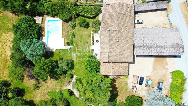 Charmante maison en pierre ouverte sur la nature et son jardin