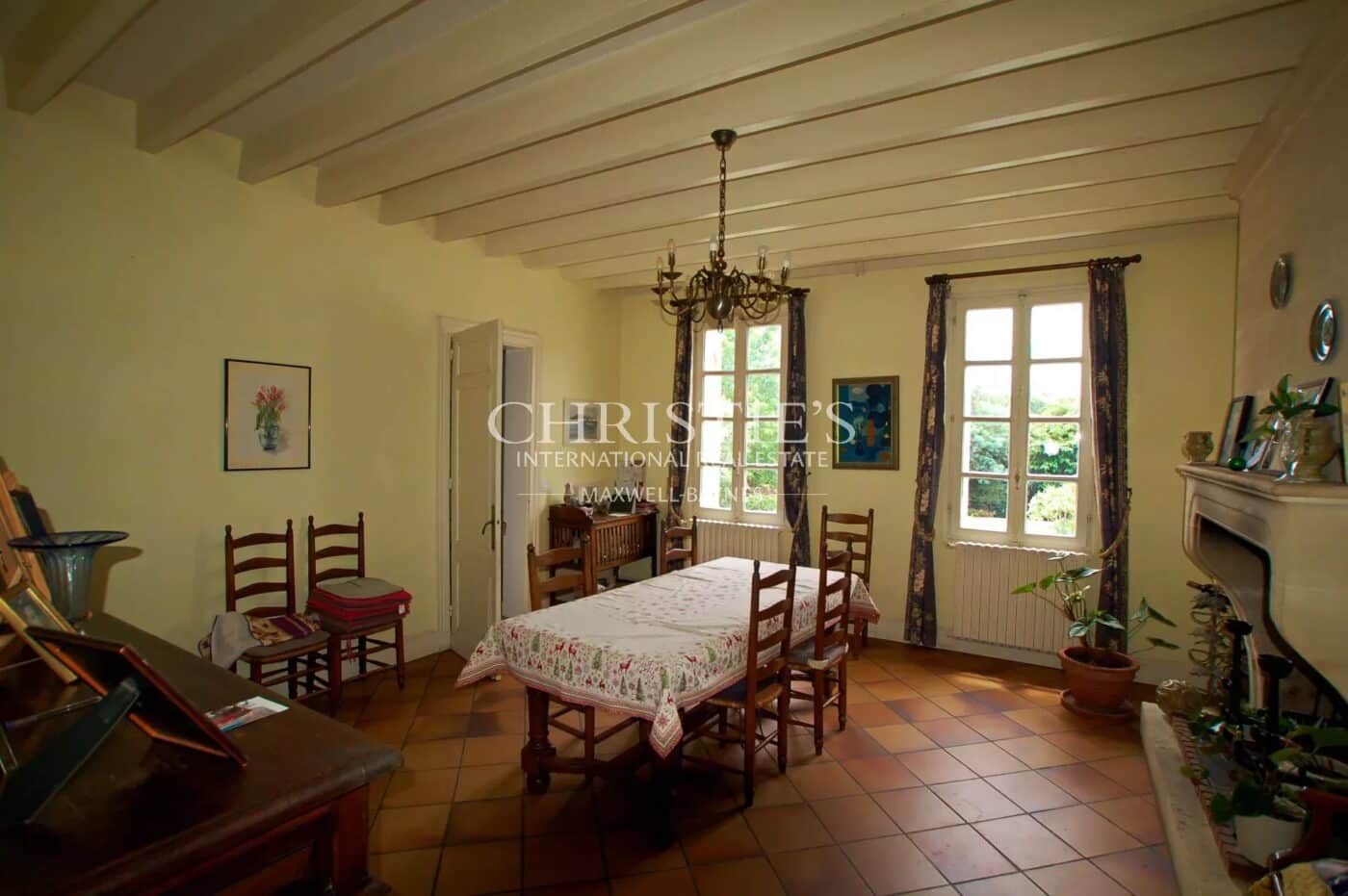 Charmante maison en pierre ouverte sur la nature et son jardin