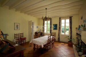 Charmante maison en pierre ouverte sur la nature et son jardin