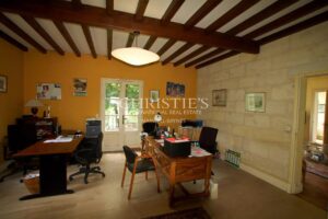 Charmante maison en pierre ouverte sur la nature et son jardin