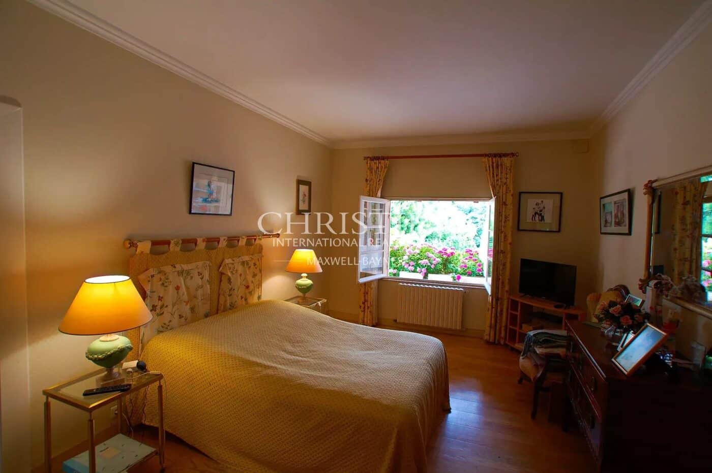 Charmante maison en pierre ouverte sur la nature et son jardin