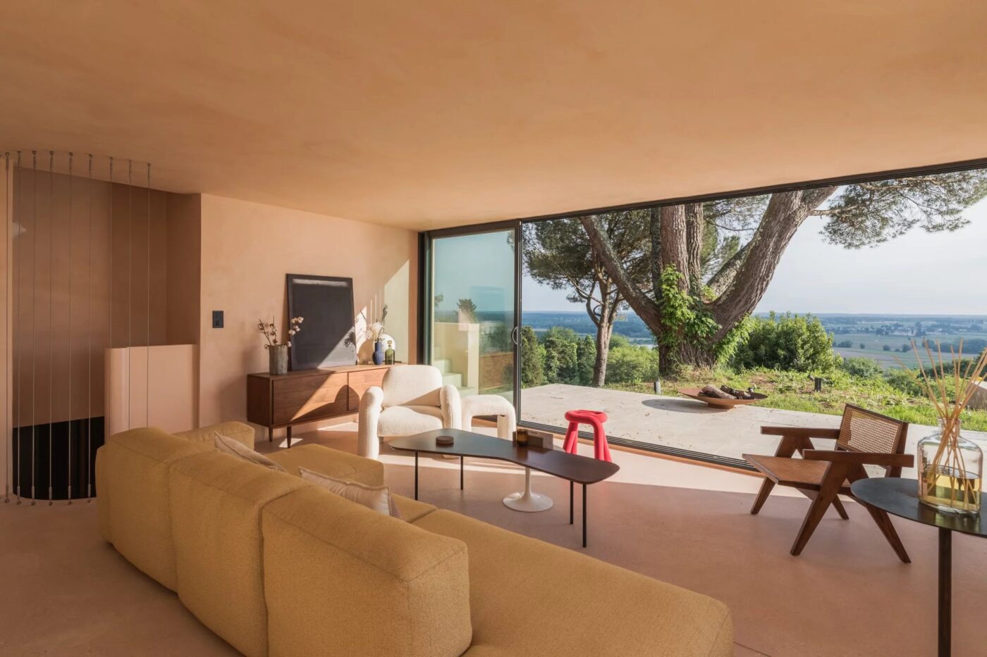 Petit domaine viticole d'agrément à faire renaître avec superbe villa