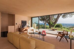 Petit domaine viticole d'agrément à faire renaître avec superbe villa