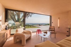 Petit domaine viticole d'agrément à faire renaître avec superbe villa