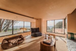 Petit domaine viticole d'agrément à faire renaître avec superbe villa