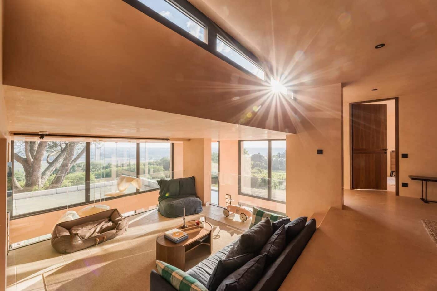 Petit domaine viticole d'agrément à faire renaître avec superbe villa