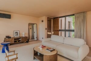 Petit domaine viticole d'agrément à faire renaître avec superbe villa