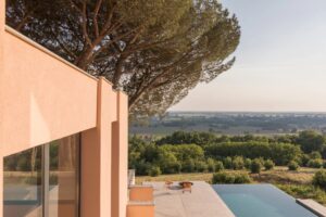 Petit domaine viticole d'agrément à faire renaître avec superbe villa