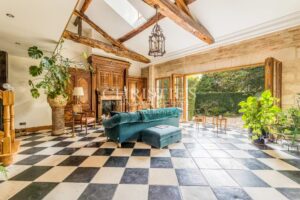 Exclusivité - Propriété de charme composée d'un manoir, longère, salle de cinéma, grange, petit vignoble...