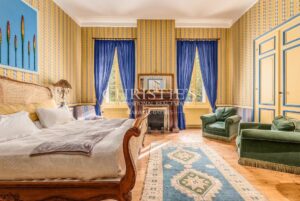 Exclusivité - Propriété de charme composée d'un manoir, longère, salle de cinéma, grange, petit vignoble...