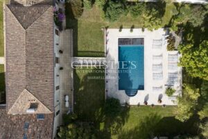 Exclusivité - Propriété de charme composée d'un manoir, longère, salle de cinéma, grange, petit vignoble...