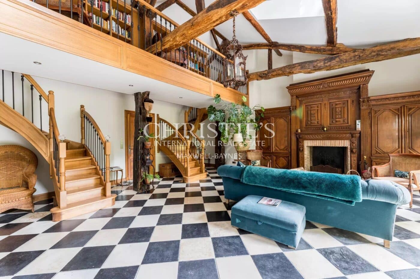 Exclusivité - Propriété de charme composée d'un manoir, longère, salle de cinéma, grange, petit vignoble...