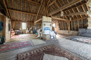 Exclusivité - Propriété de charme composée d'un manoir, longère, salle de cinéma, grange, petit vignoble...