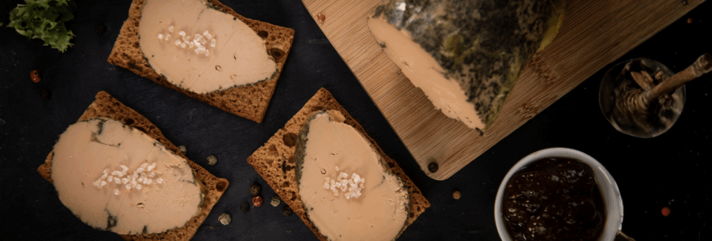 tanches de pain d'épice avec du foie gras