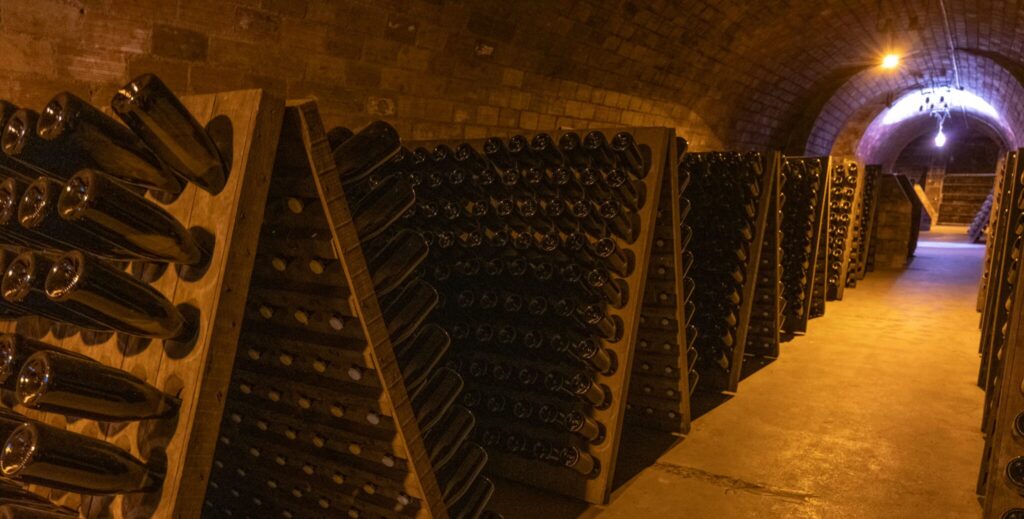 Cave de vieillissement pour bouteilles de vin