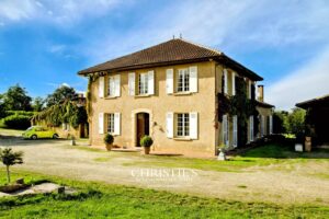 Propriété d'exception au coeur du Gers - Vignoble et maison d'Armagnac