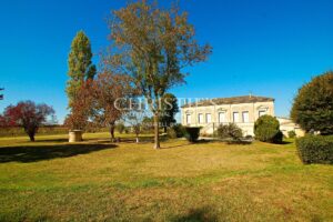 Domaine viticole d'agrément de charme avec vue sur la Dordogne