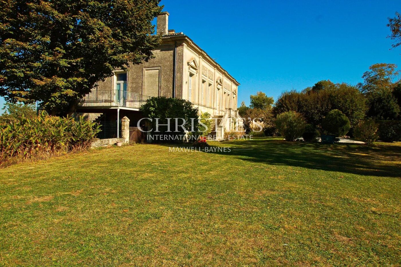 Domaine viticole d'agrément de charme avec vue sur la Dordogne
