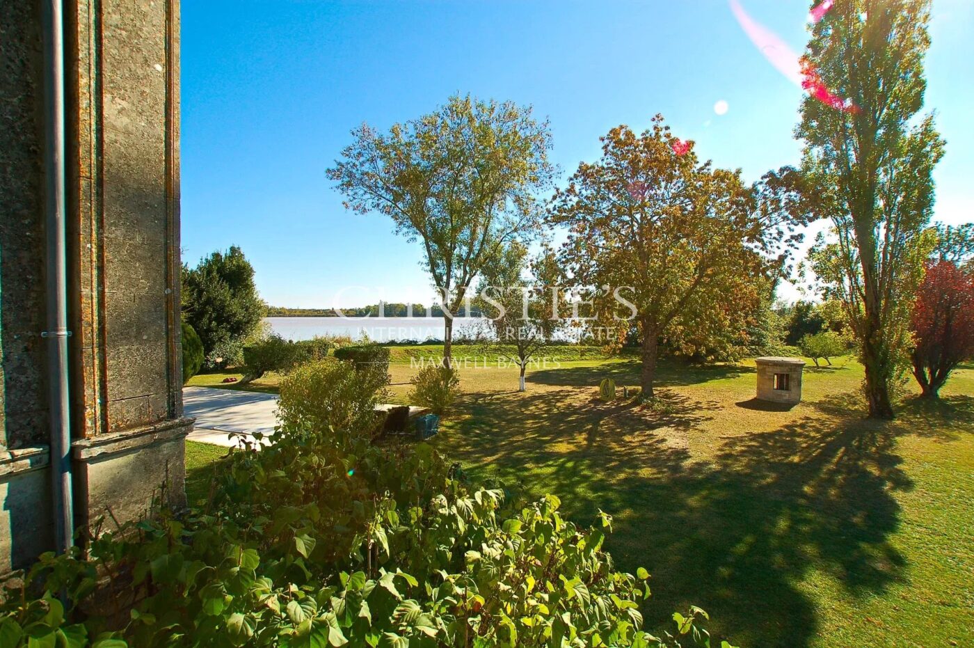 Domaine viticole d'agrément de charme avec vue sur la Dordogne