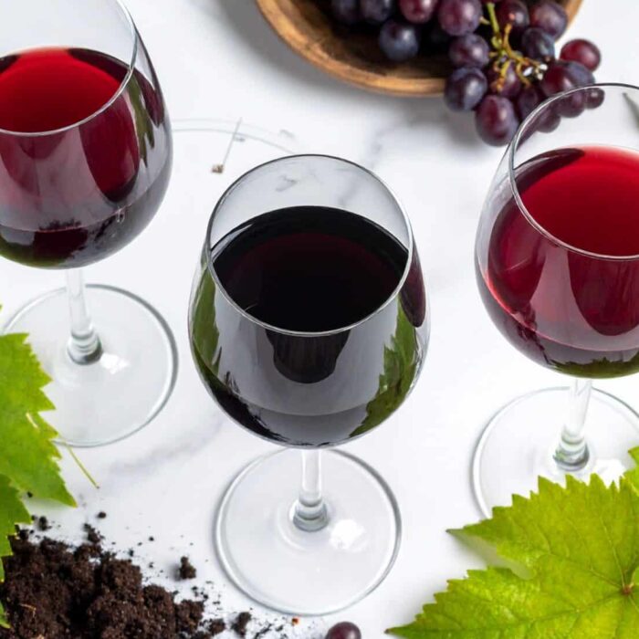 Quelle est la différence entre vin naturel, vin bio et vin biodynamique ?