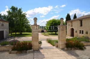 Beautiful organic vineyard estate in the Montravel, Haut-Montravel and Côtes de Bergerac AOCs