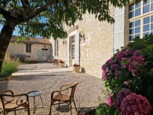 Beautiful organic vineyard estate in the Montravel, Haut-Montravel and Côtes de Bergerac AOCs
