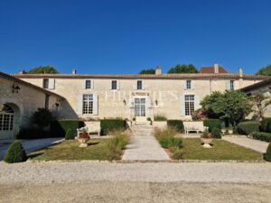 Beautiful organic vineyard estate in the Montravel, Haut-Montravel and Côtes de Bergerac AOCs