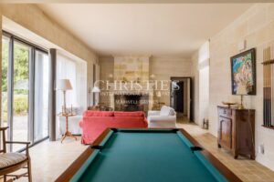 Magnifique Château historique avec une petite activité viticole en AOP Bordeaux Supérieur à proximité de Bordeaux / Saint-Émilion