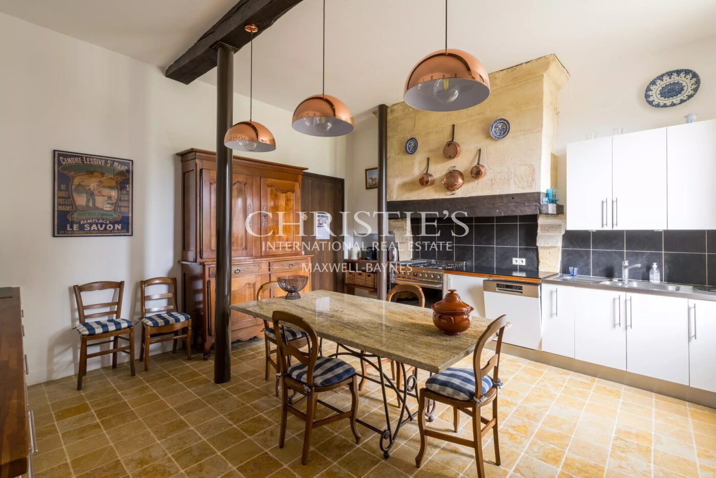 Magnifique Château historique avec une petite activité viticole en AOP Bordeaux Supérieur à proximité de Bordeaux / Saint-Émilion