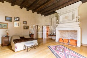 Magnifique Château historique avec une petite activité viticole en AOP Bordeaux Supérieur à proximité de Bordeaux / Saint-Émilion