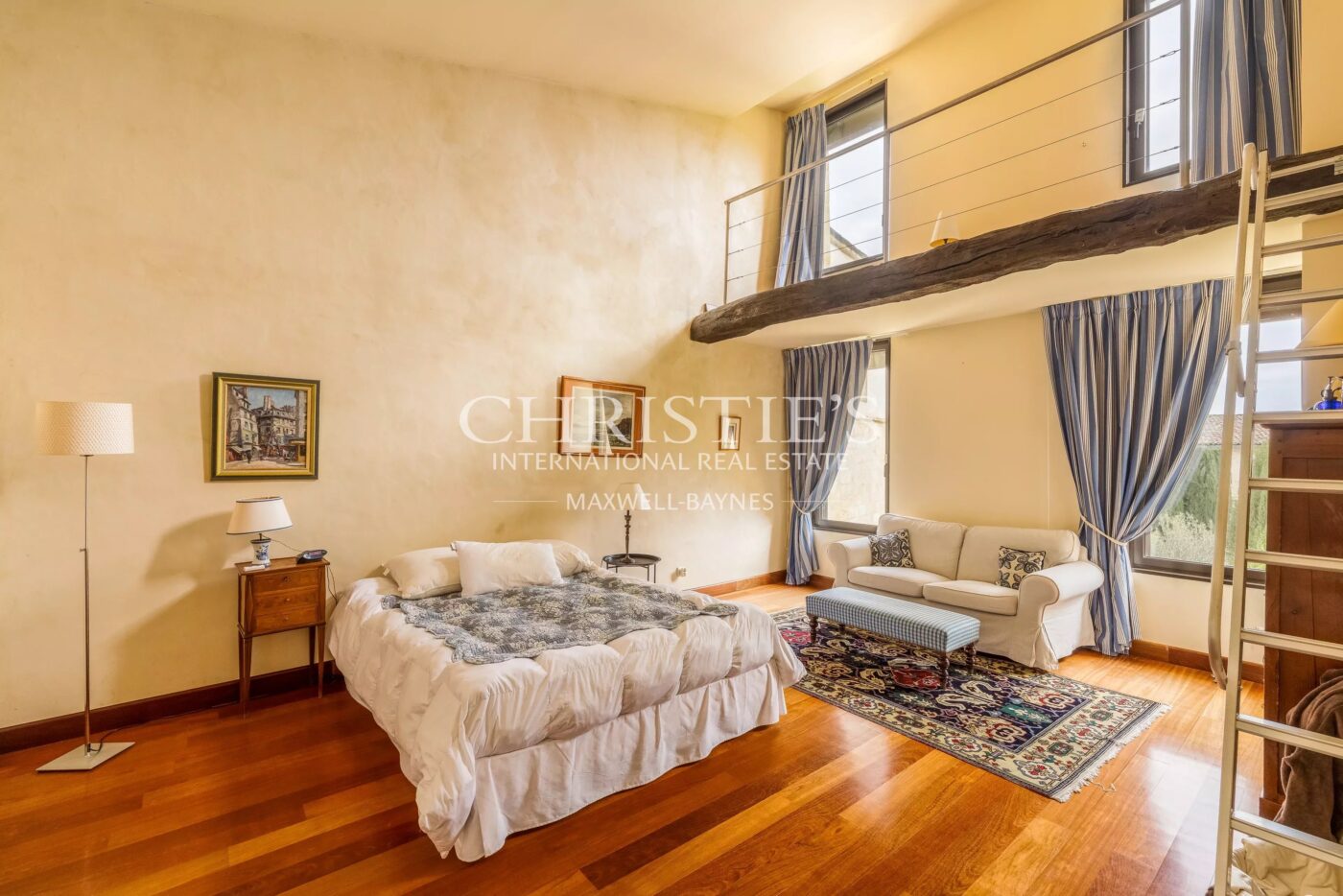 Magnifique Château historique avec une petite activité viticole en AOP Bordeaux Supérieur à proximité de Bordeaux / Saint-Émilion