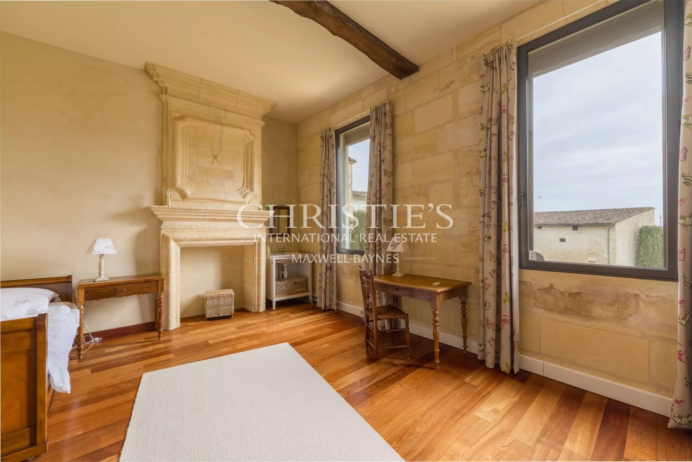 Magnifique Château historique avec une petite activité viticole en AOP Bordeaux Supérieur à proximité de Bordeaux / Saint-Émilion