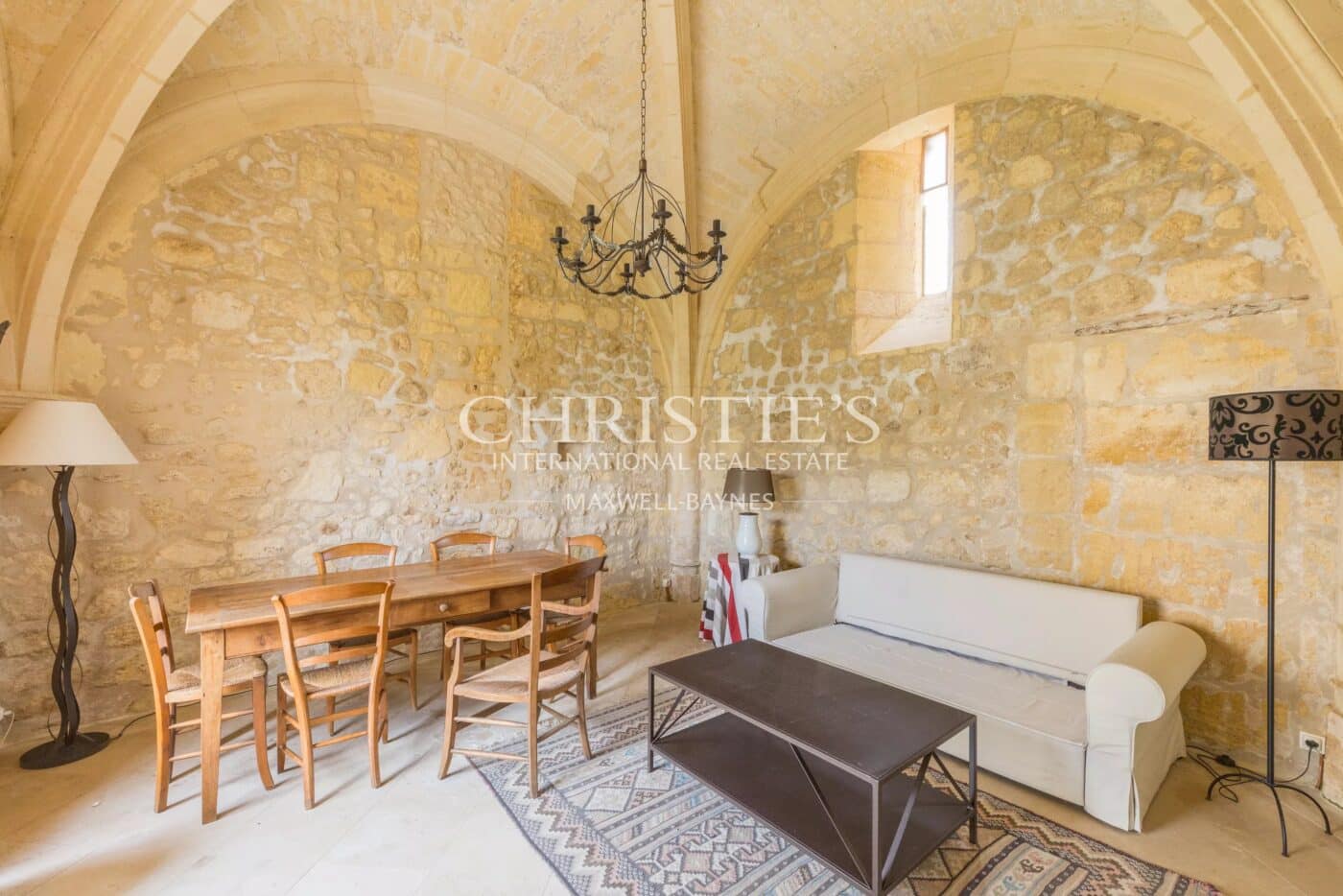 Magnifique Château historique avec une petite activité viticole en AOP Bordeaux Supérieur à proximité de Bordeaux / Saint-Émilion