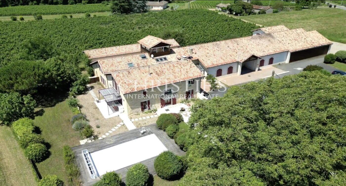 Domaine viticole de référence en biodynamie aux portes de Saint-Émilion